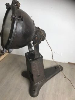 ONE OF A KIND: Industriële XXL Vloerlamp -Woonmeubelwinkel 024372528faeaf62078bfe8e2fde28327b71e706b273cf7796a2f07c126946f3