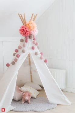 Indoor Cotton Ball Lichtslinger -Woonmeubelwinkel 3a525247e5c2ce6066cce6ddd5001dfca730bdbc595fe8f5082a384b11d712dd