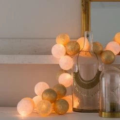Indoor Cotton Ball Lichtslinger -Woonmeubelwinkel 653a0b143979378eaf947840e97ceb70e00f08859577976e19c8a5883d4e743b