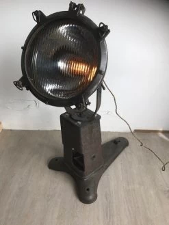 ONE OF A KIND: Industriële XXL Vloerlamp