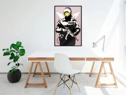 Banksy: Flying Copper -Woonmeubelwinkel MNL POSTERprp0984s br MP 8