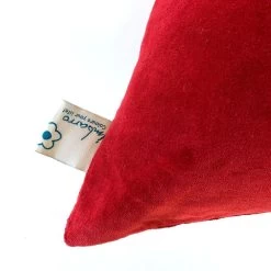 Kussen Lala X Red -Woonmeubelwinkel d158f0dd034dfea1ebf2d04bccf6223cd564a62ac0a8eb1930c4b121cedb88c0