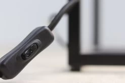 Tafellamp Fremont Vierkant Frame - Gepoedercoat Zwart - Metaal - 26x26x26 Cm -Woonmeubelwinkel de kisten koning tafellamp fremont vierkant frame 26x26x26 gepoedercoat zwart metaal 4